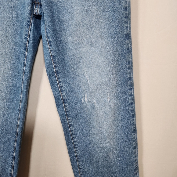 High Rise 90's Blue Jeans with Natural Fading Size 6 - Picture 4 of 10